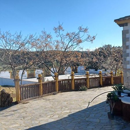 Villa Martinez Alquiler Rural Isabel Alcalá del Valle Εξωτερικό φωτογραφία